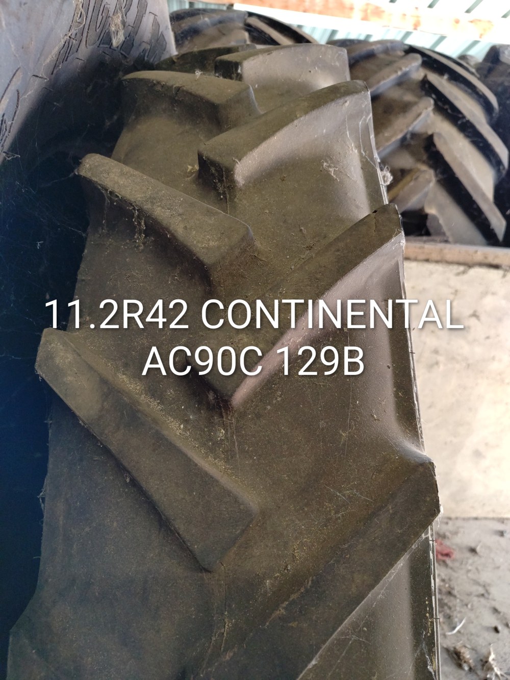 Pneu 11.2R42 (270/95R42)