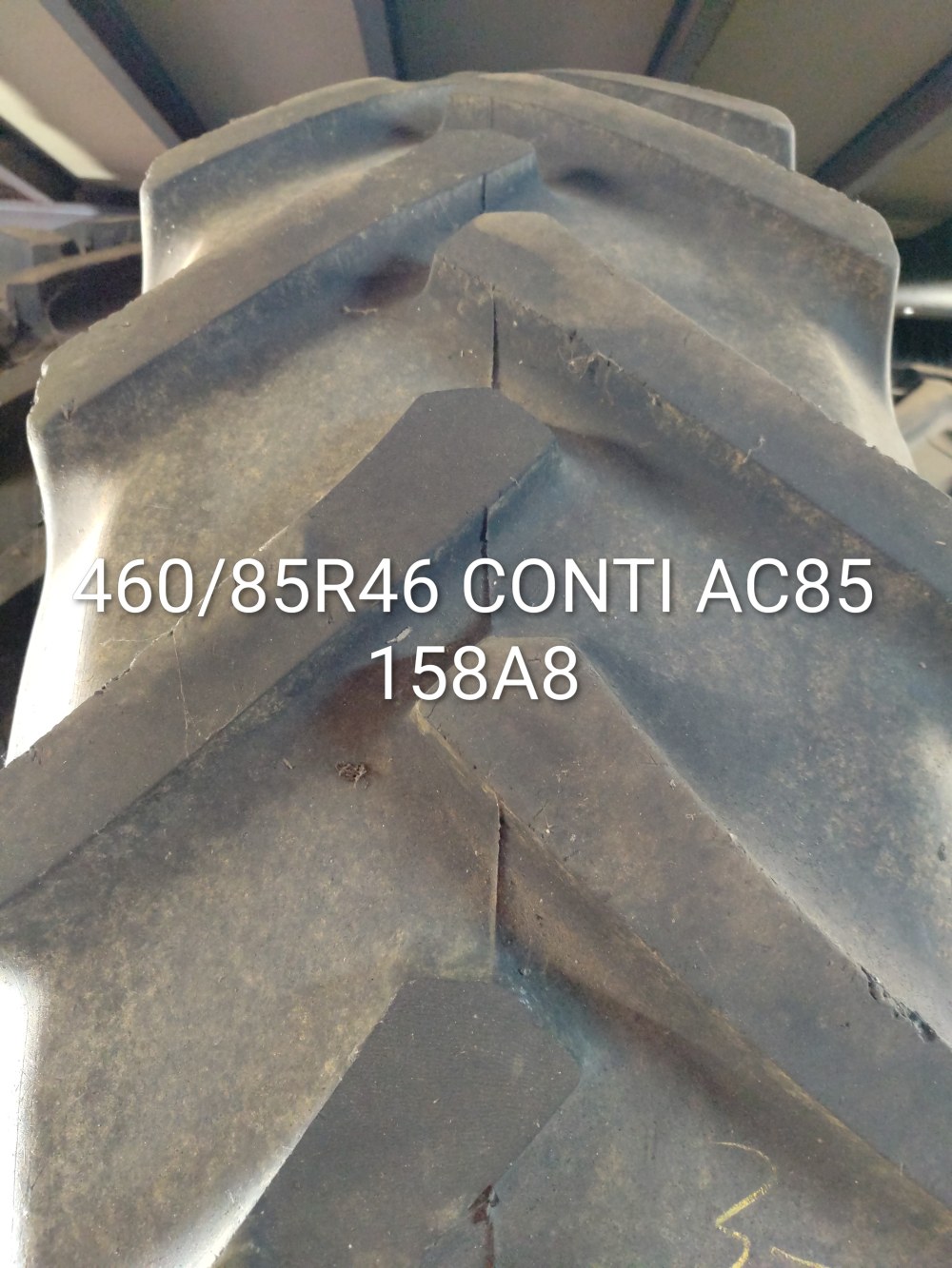 Pneu 460/85R46 (18.4R46)