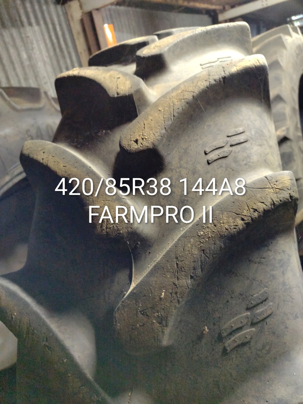 Pneu 420/85R38 (16.9R38)