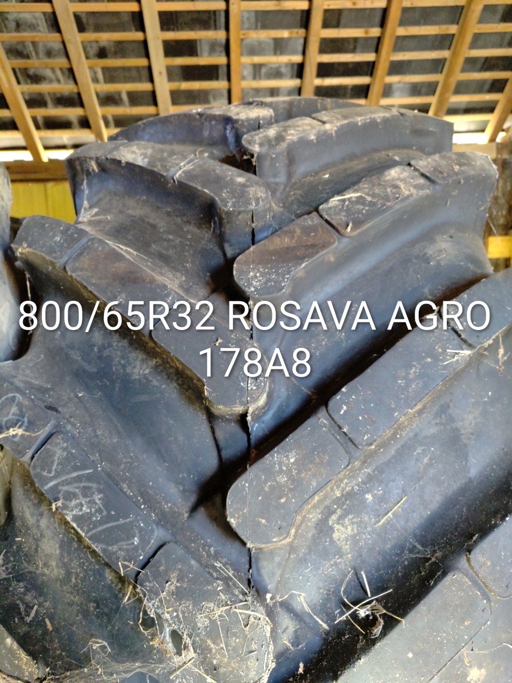Pneu 800/65R32