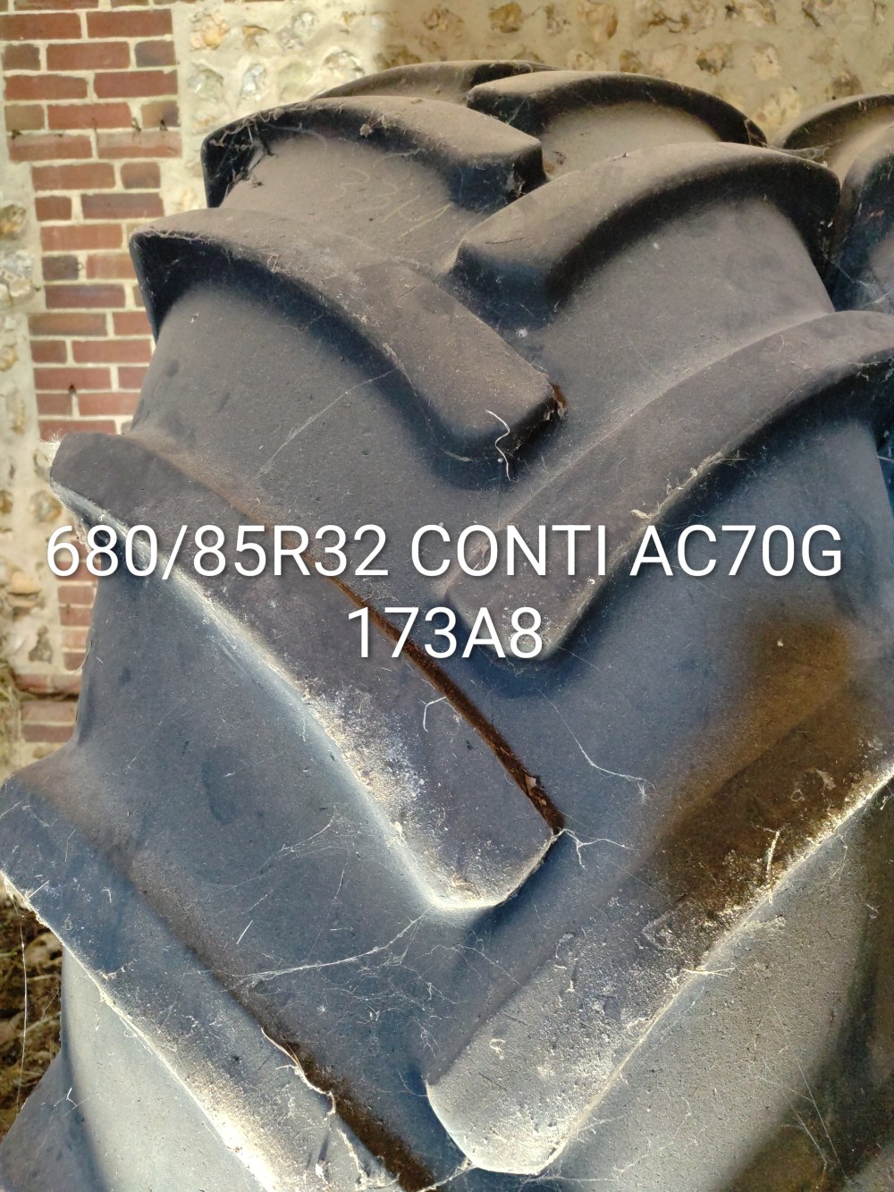 Pneu 680/85R32