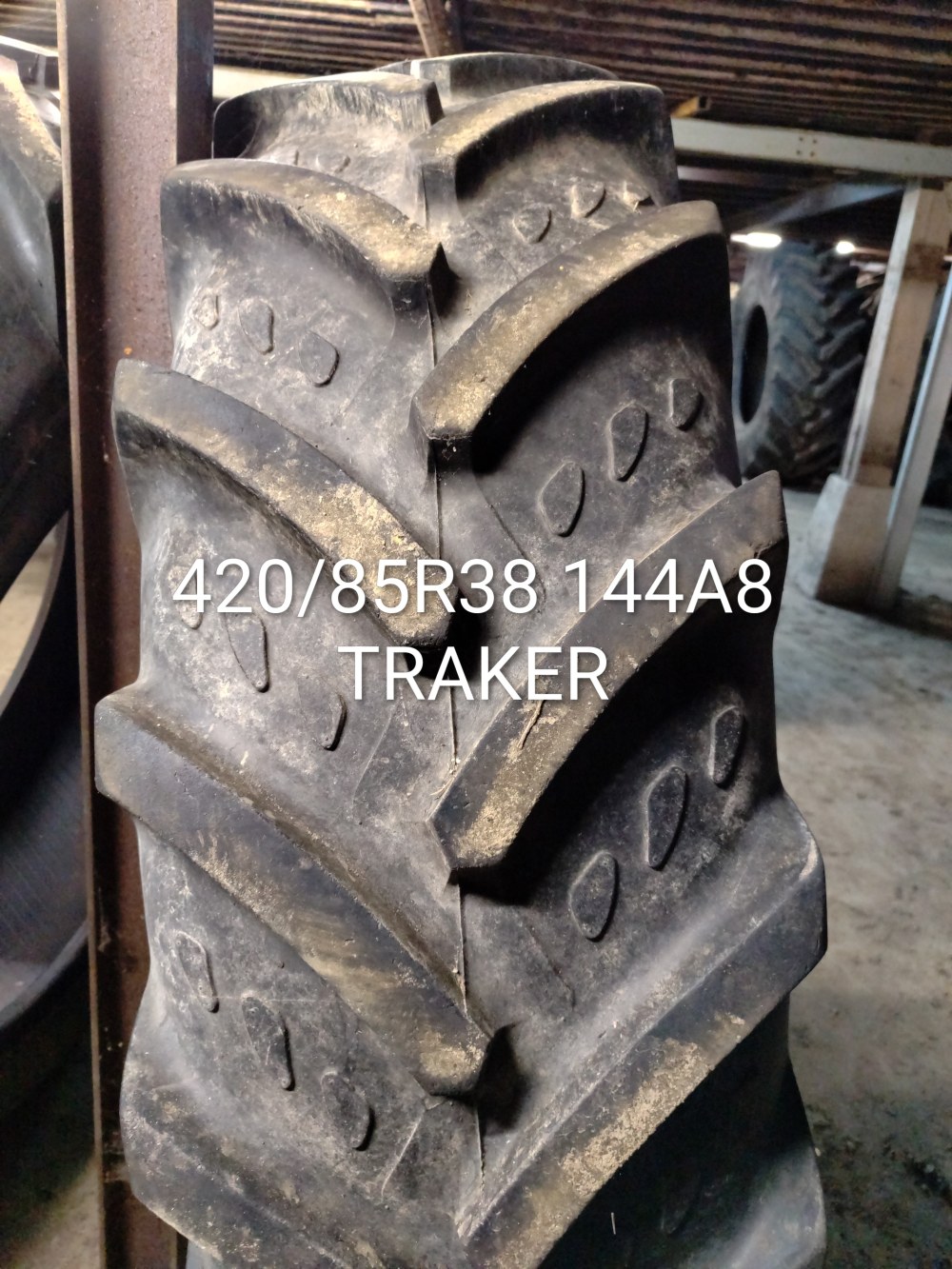 Pneu 420/85R38 (16.9R38)