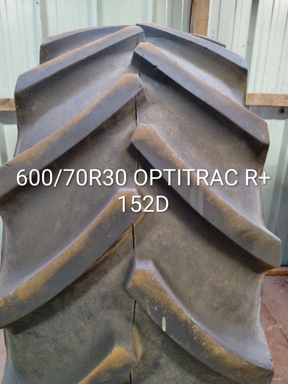 Pneu 600/70R30