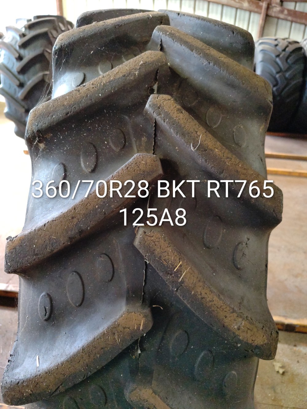 Pneu 360/70R28