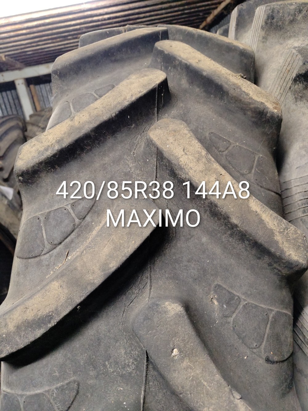 Pneu 420/85R38 (16.9R38)