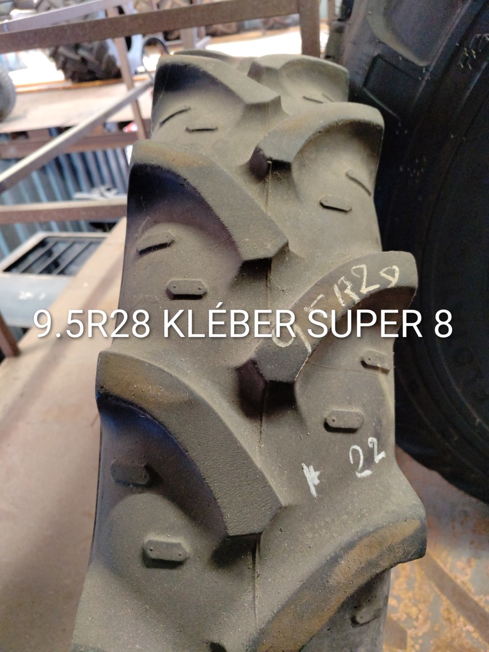 Pneu 9.5R28
