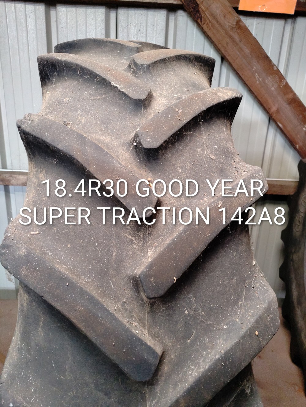 Pneu 18.4R30 (460/85R30)