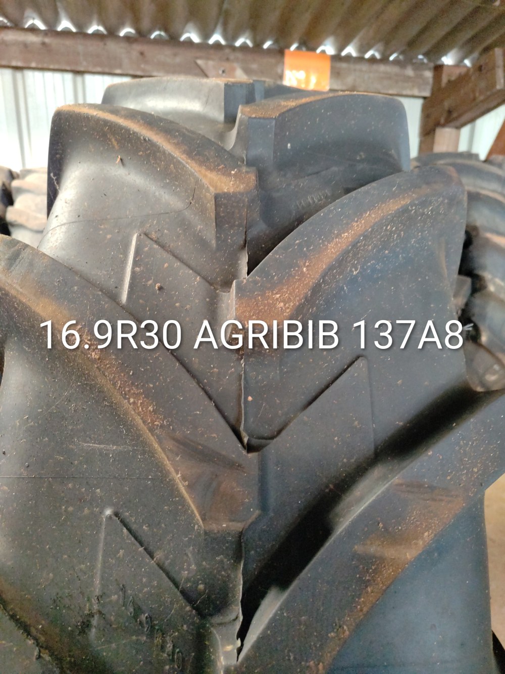 Pneu 16.9R30 (420/85R30)