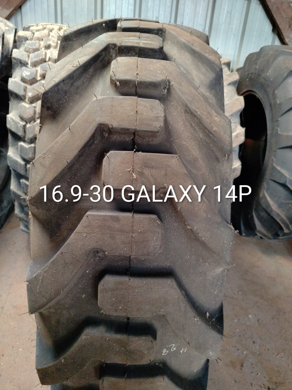 Pneu 16.9-30