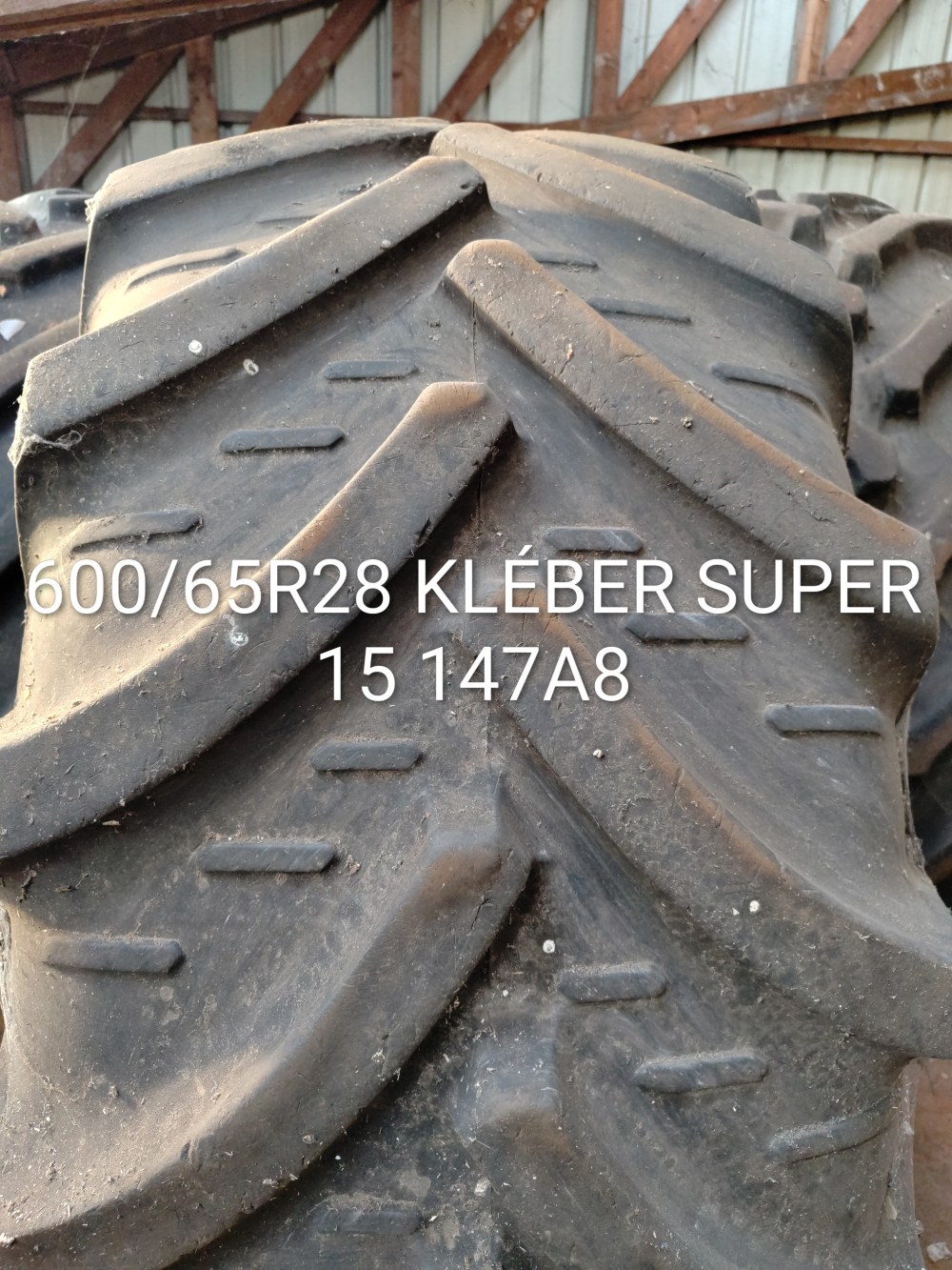 Pneu 600/65R28