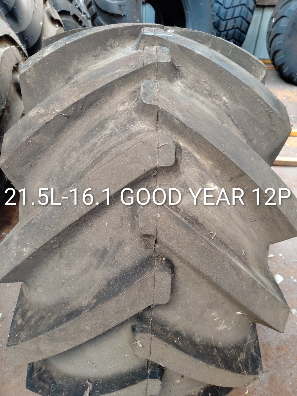 Pneu 21.5-16.1