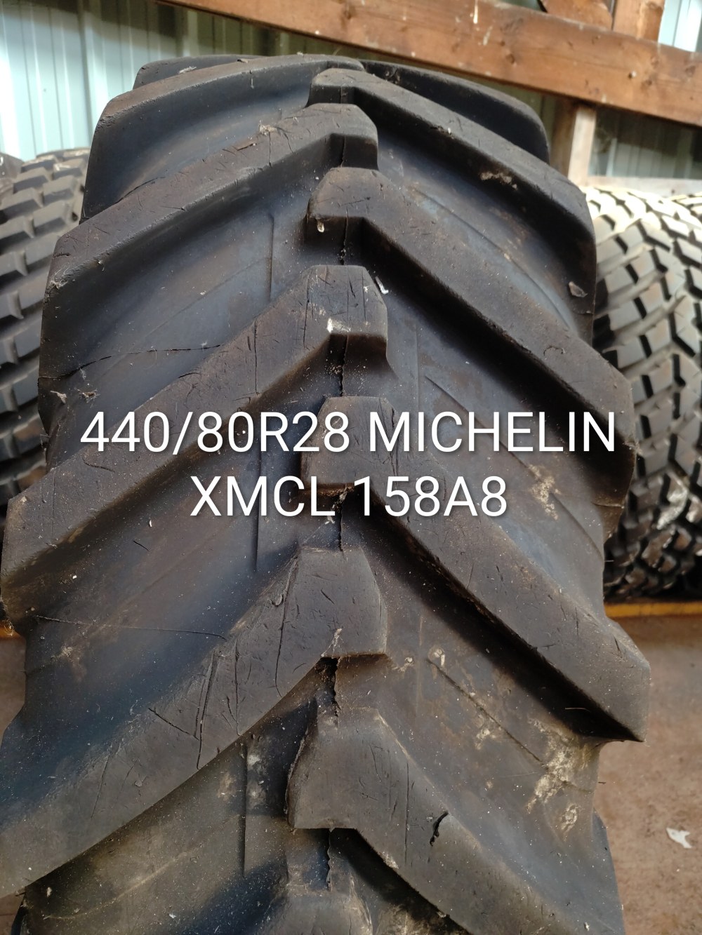 Pneu 440/80R28 (16.9R28)