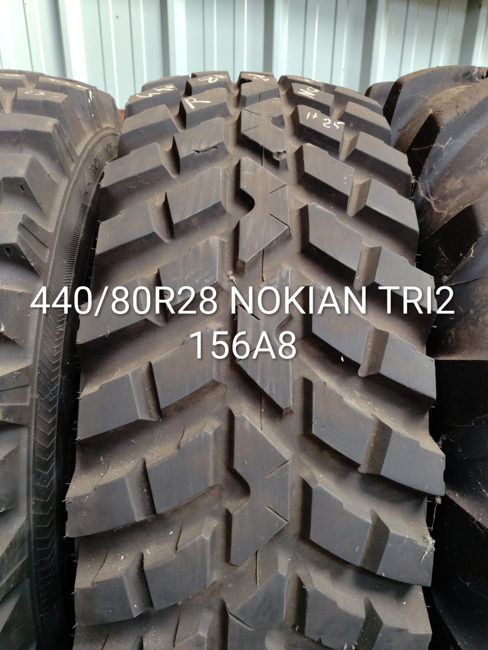 Pneu 440/80R28