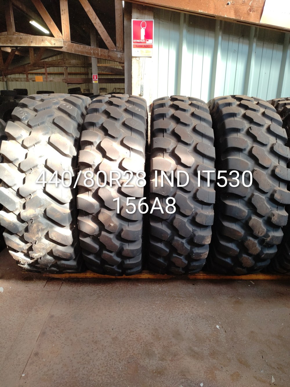 Pneu 440/80R28 IND