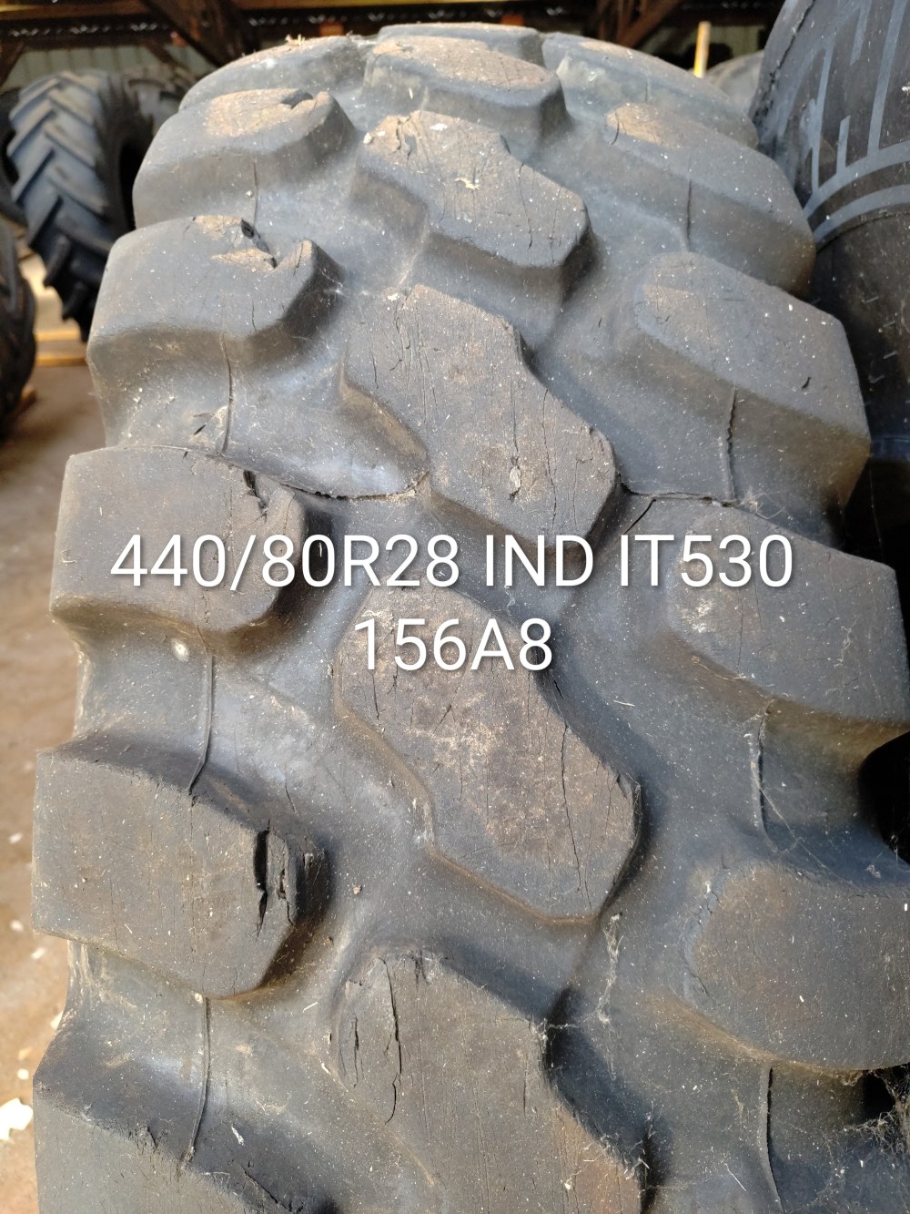 Pneu 440/80R28 IND