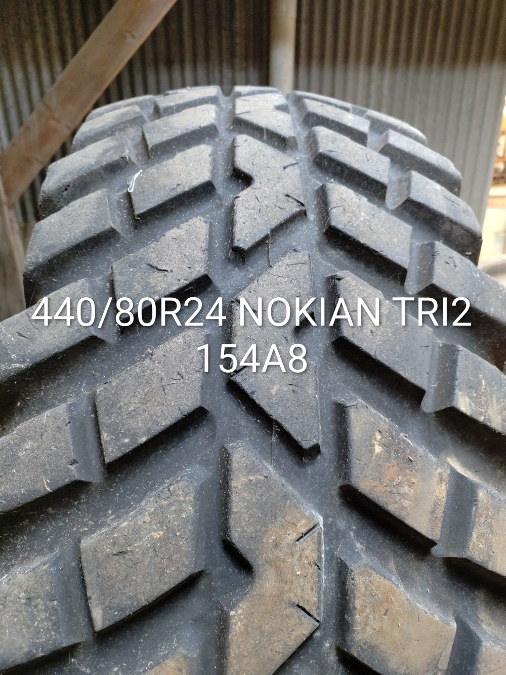 Pneu 440/80R24