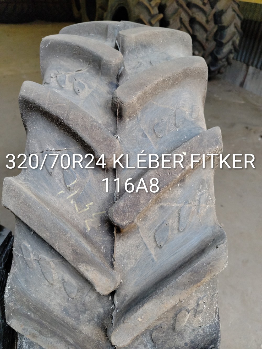 Pneu 320/70R24