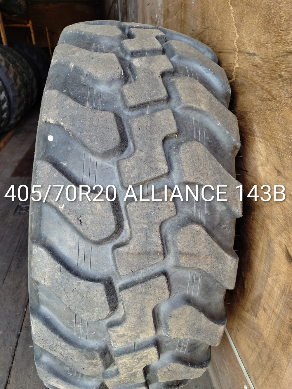 Pneu 405/70R20 (16.0/70R20)