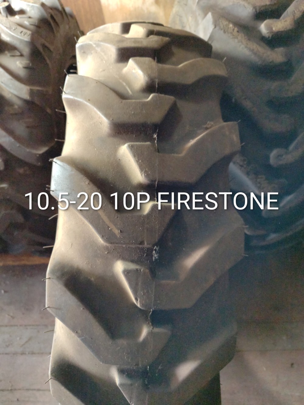 Pneu 10.5-20 (10/10.5-20)