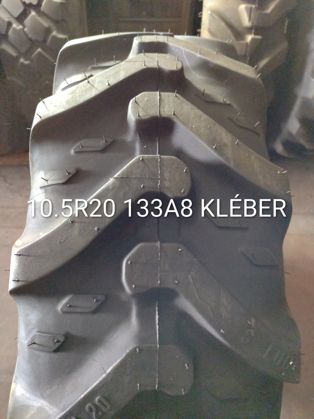Pneu 10.5R20