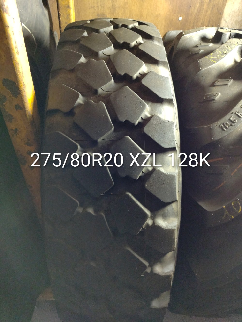 Pneu 275/80R20 (RC)