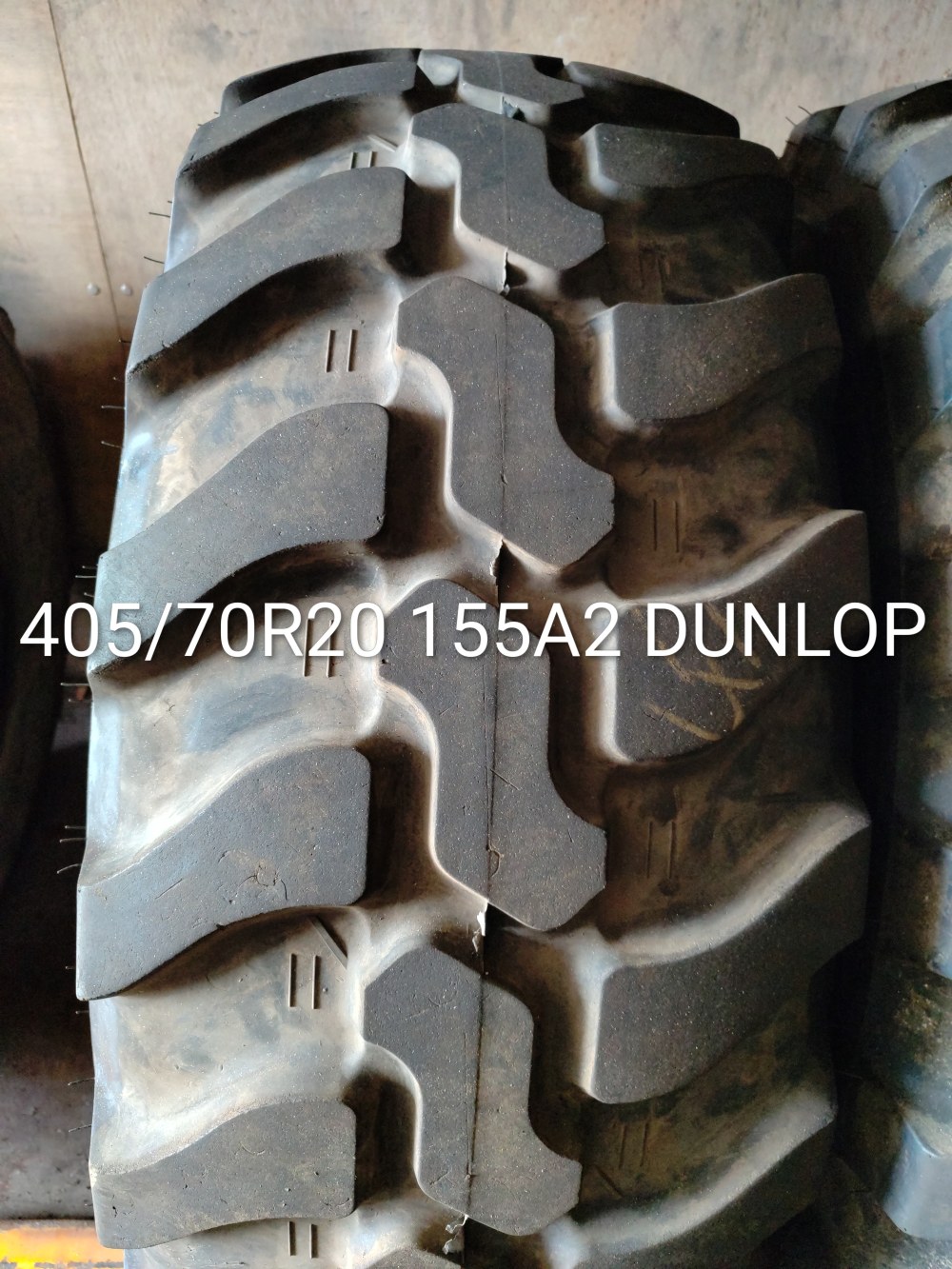 Pneu 405/70R20 (16/70/20)