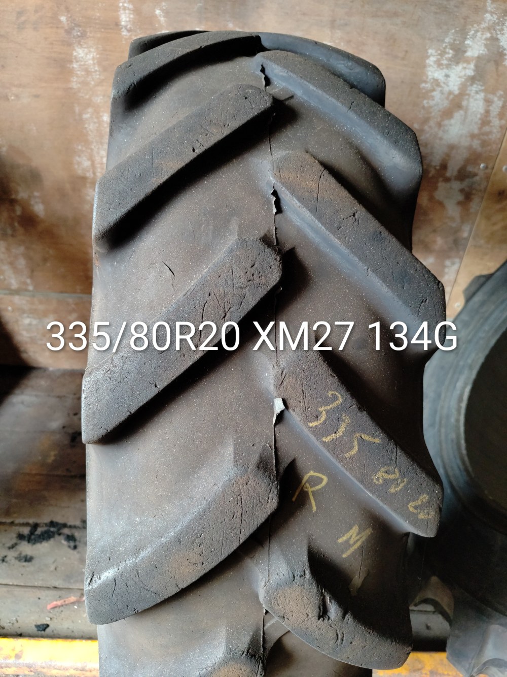 Pneu 335/80R20