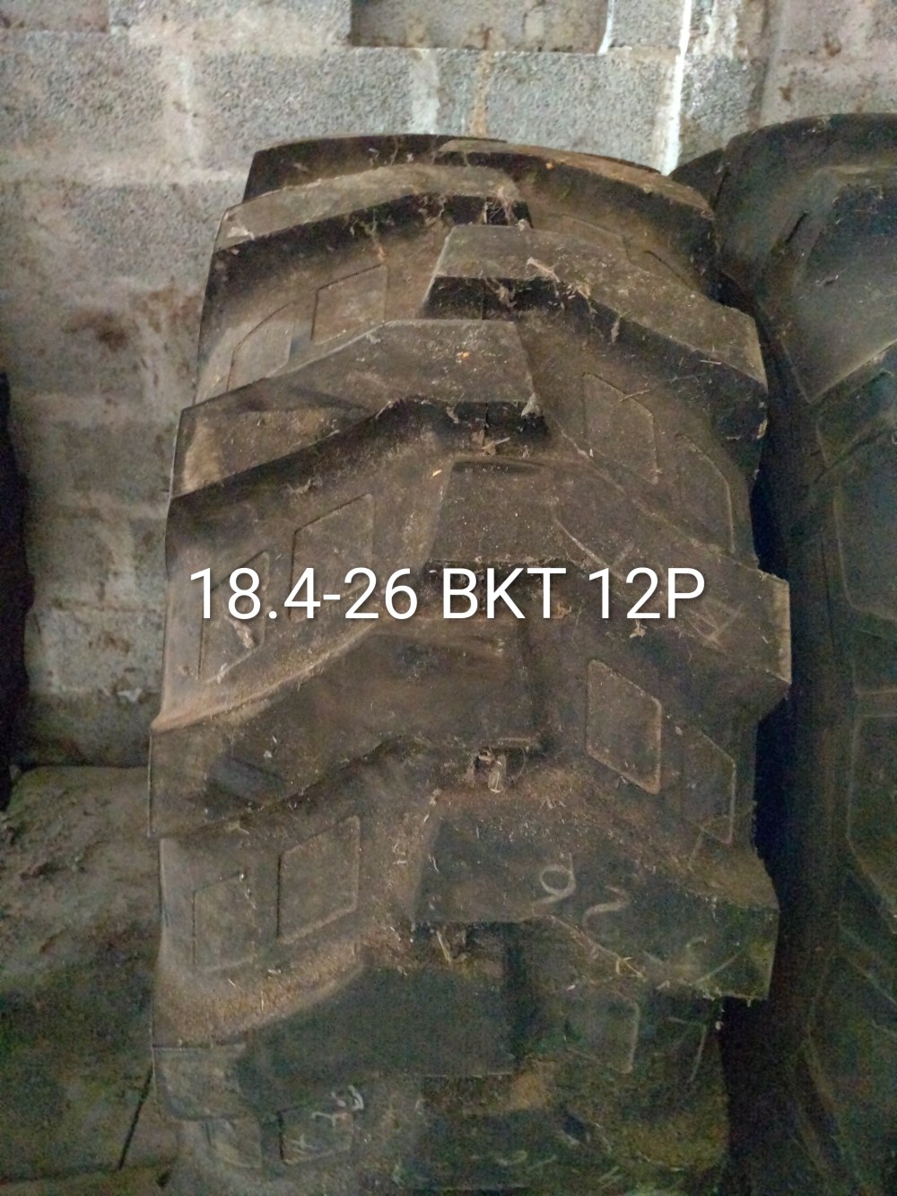Pneu 18.4-26