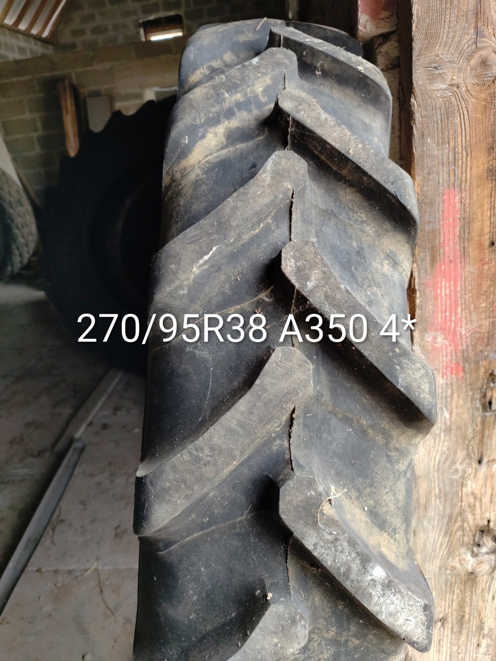 Pneu 11.2R38 (270/95R38)