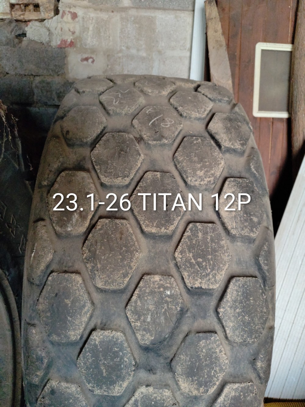 Pneu 23.1-26