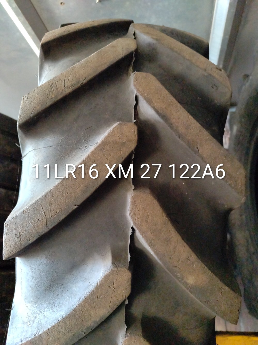 Pneu 11LR16