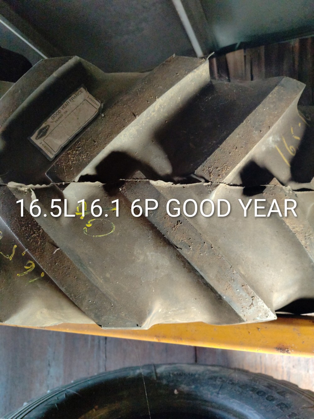 Pneu 16.5L-16.1