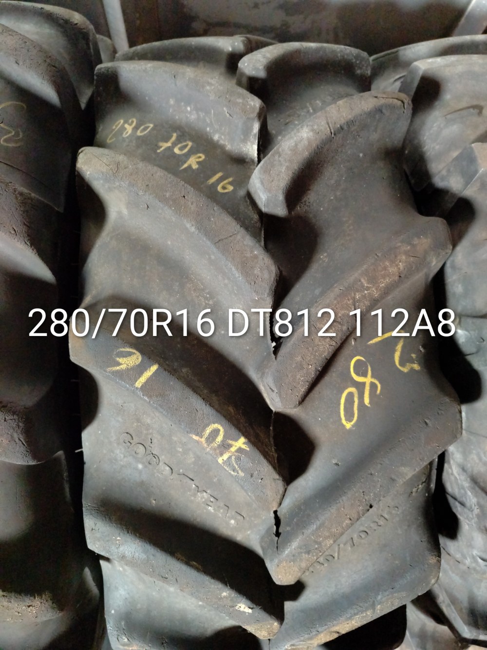 Pneu 280/70R16