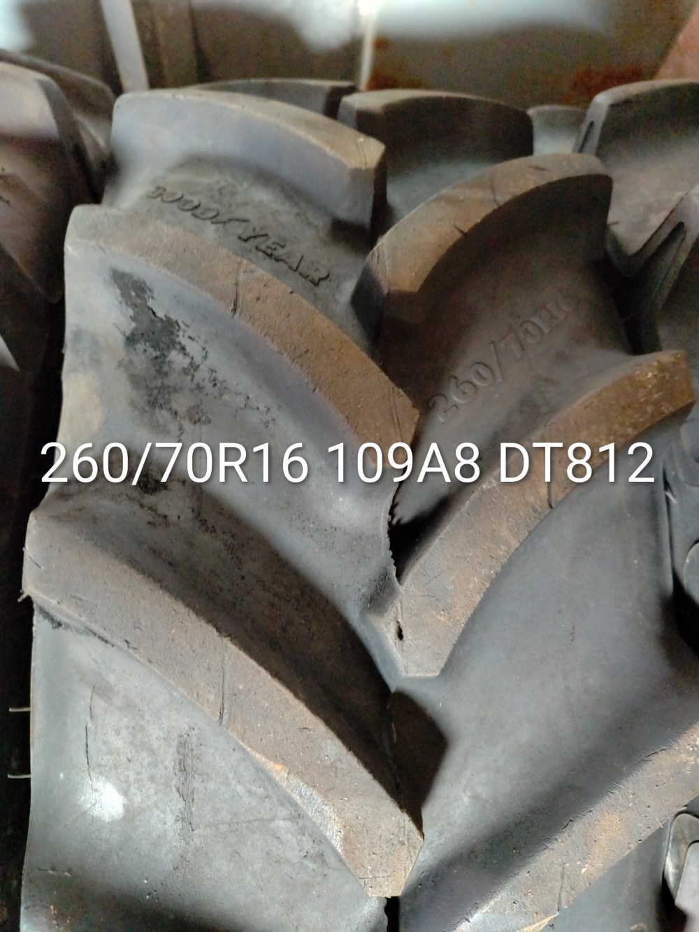 Pneu 260/70R16