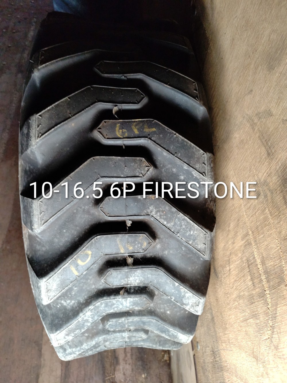 Pneu 10-16.5