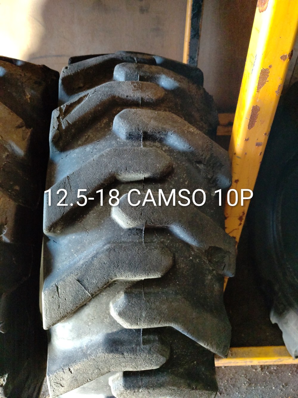 Pneu 12.5-18