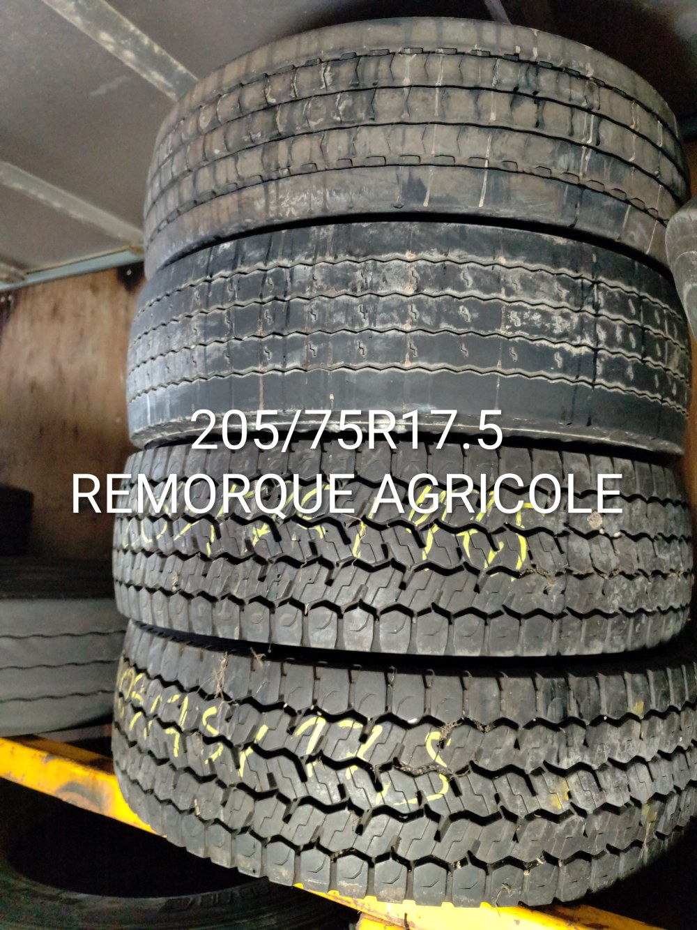Pneu 205/75R17.5