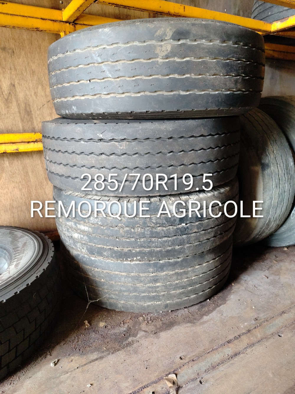 Pneu 285/70R19.5