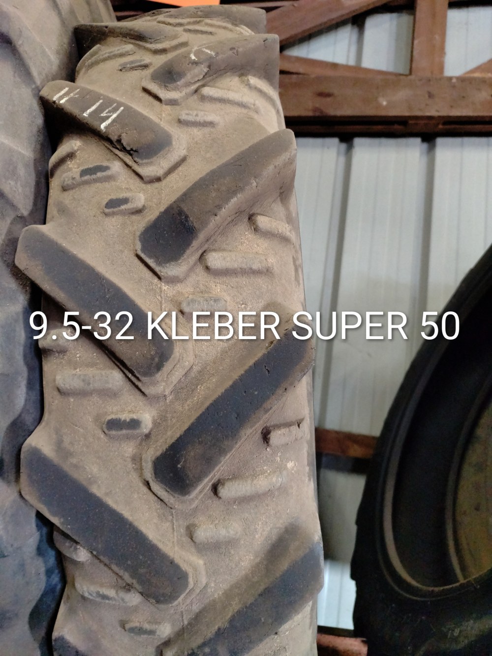 Pneu 9.5-32