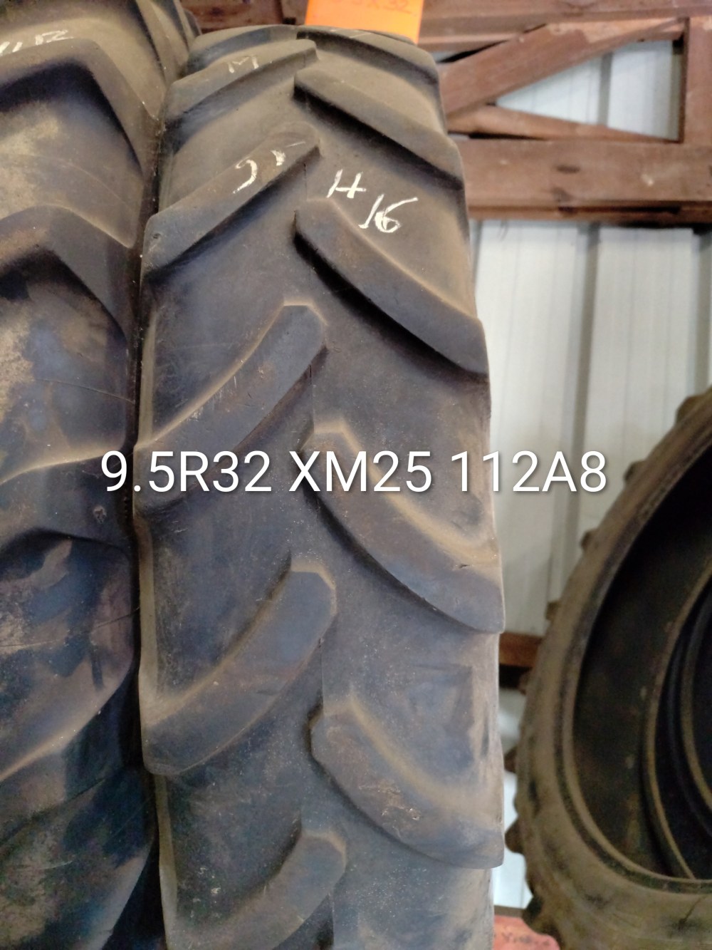 Pneu 9.5R32
