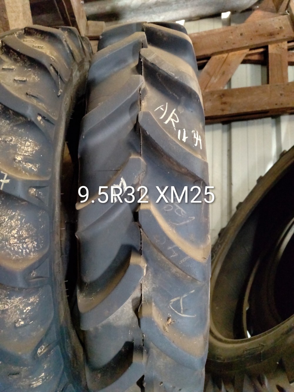 Pneu 230/95R32 (9.5R32)