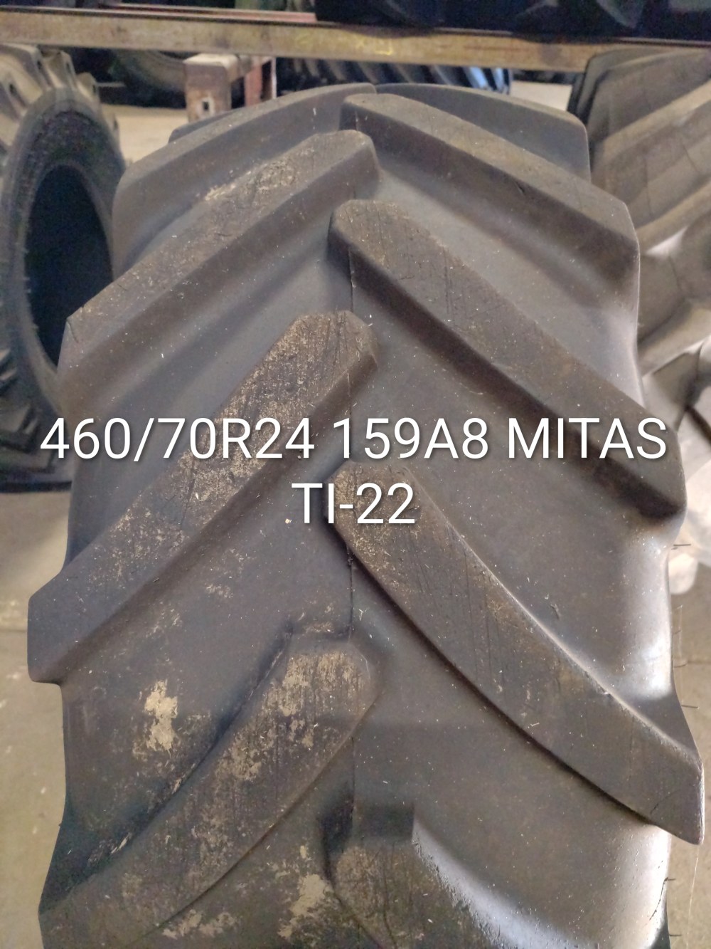 Pneu 460/70R24 (17.5LR24)