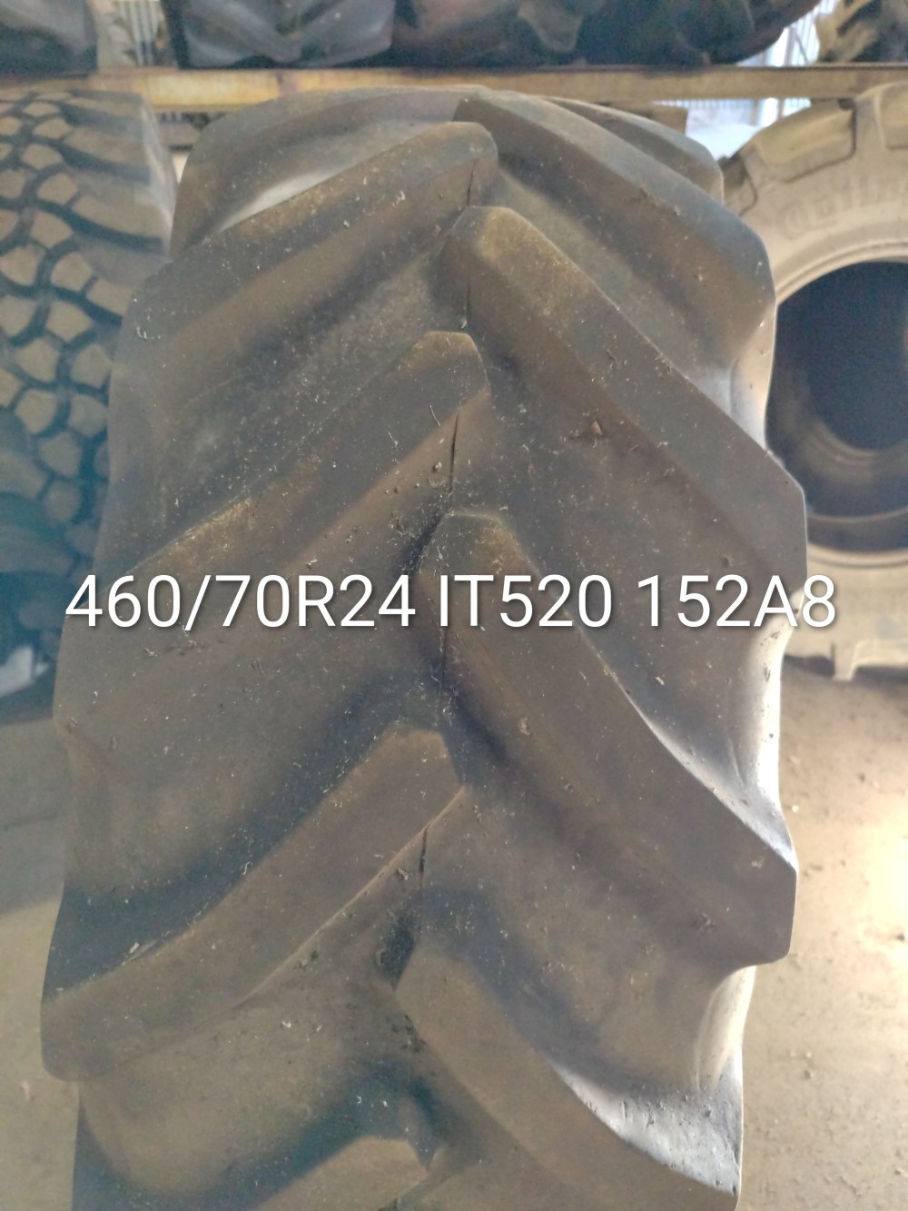 Pneu 460/70R24 (17.5LR24)
