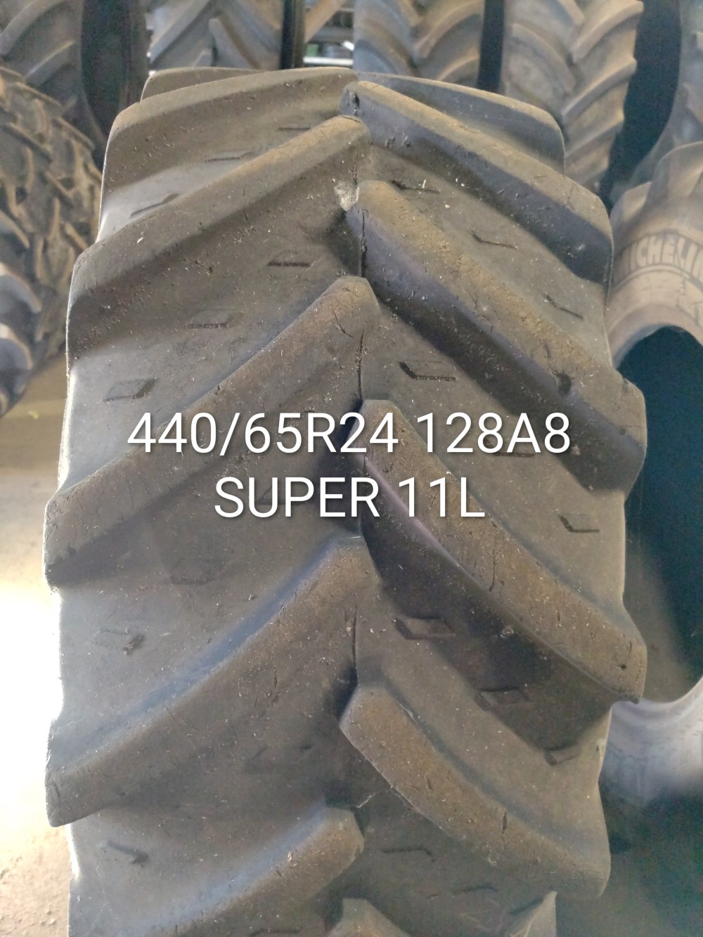 Pneu 440/65R24