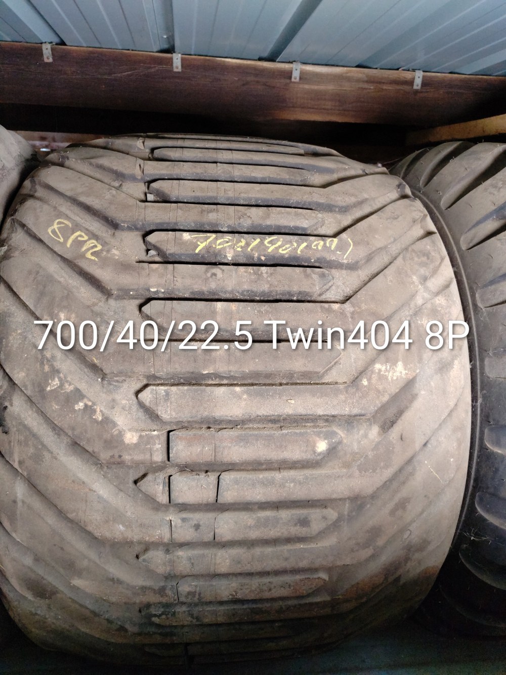 Pneu 700/40/22.5